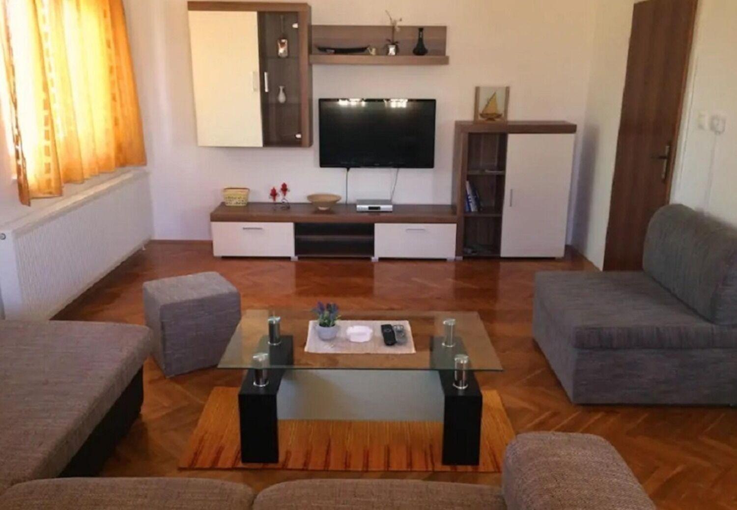 Apartments And Rooms Ognjen - Family Apartments With Free Parking Betina  Exterior foto